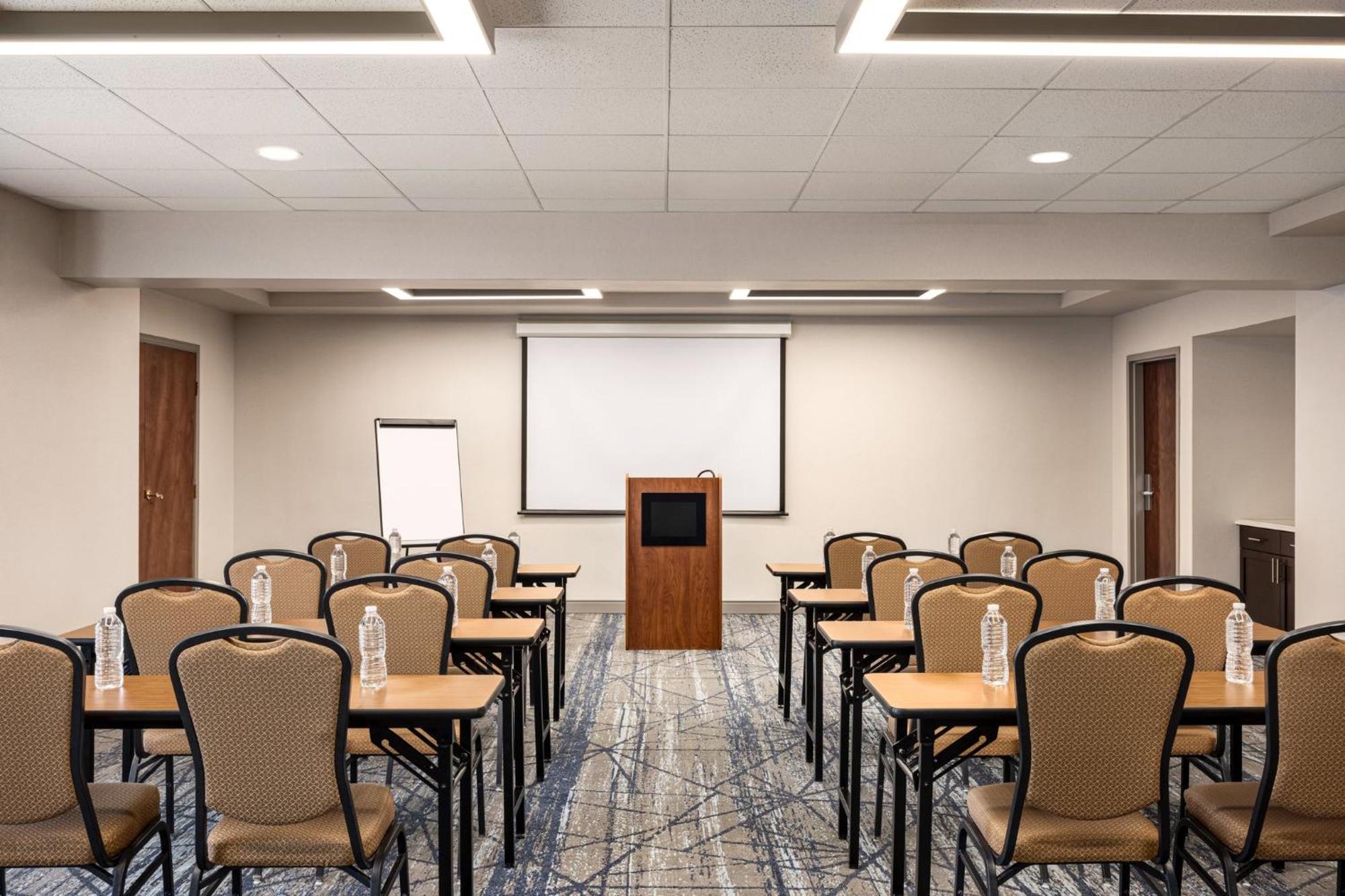 Holiday Inn Express Hotel & Suites Indianapolis W - Airport Area By Ihg Ngoại thất bức ảnh